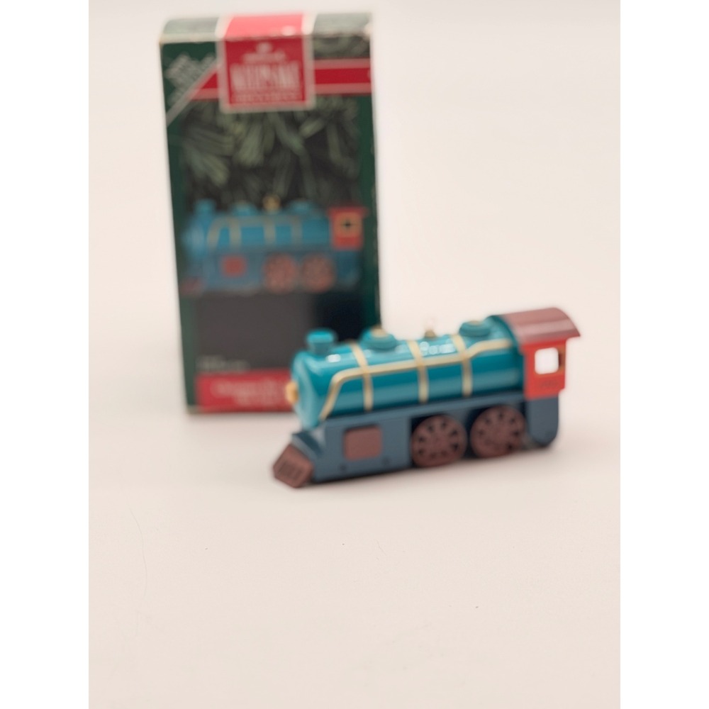 Hallmark Keepsake Ornament 1992 Sky Line Locomotive Cast Metal Train Blue Red